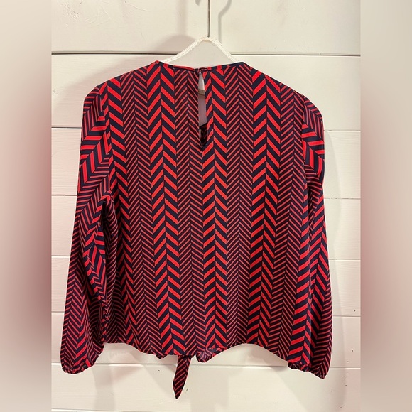 ❤️ MICHAEL MICHAEL KORS – Tie-Front Chevron Blouse – Size S - Picture 6 of 10